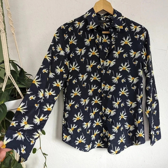 Daisy button up blouse, Navy blue Banana Republic, women's size extra small C3 - Picture 3 of 11